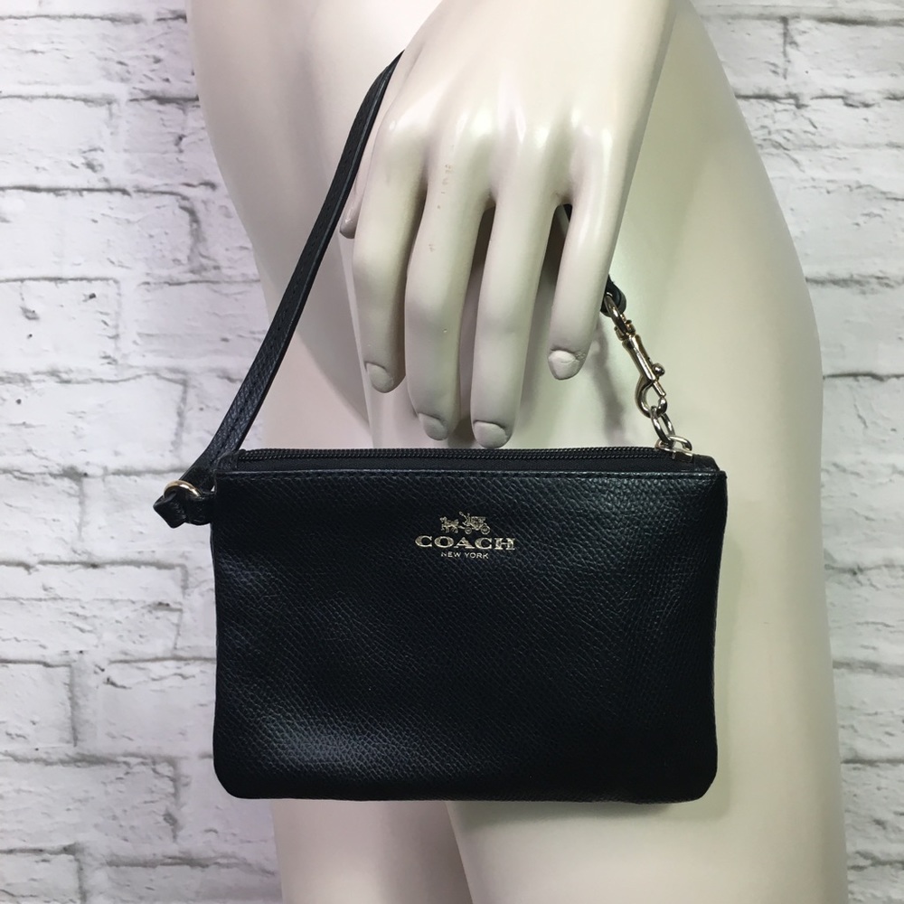 Coach Black Pebble Leather Wristlet Small Clean
